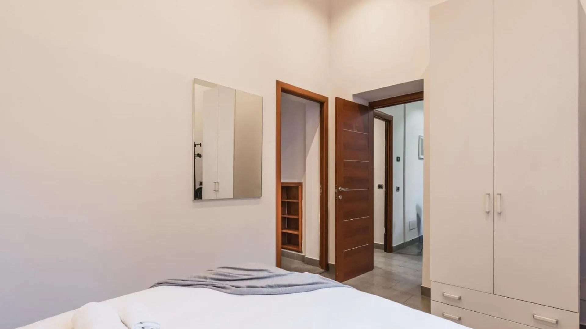 The Best Rent - Three-Bedroom Apartment In Manzoni District Rome