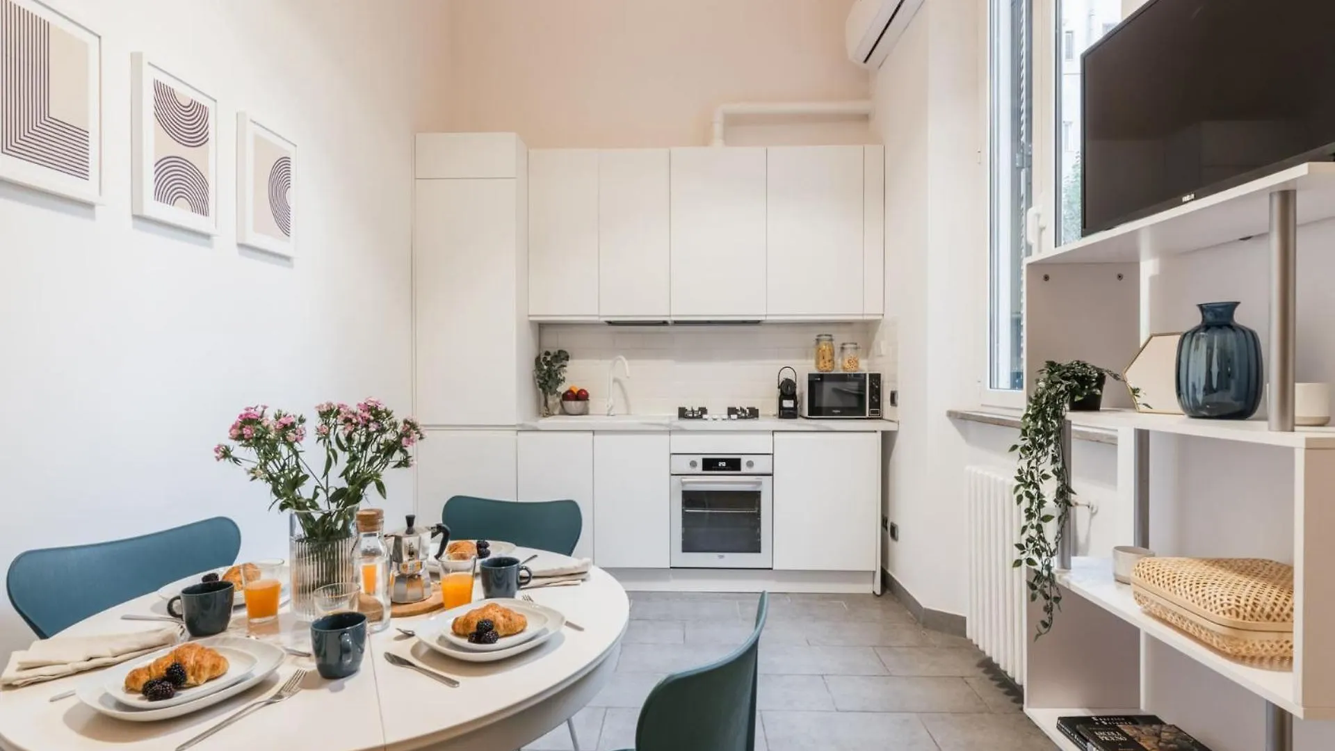 The Best Rent - Three-Bedroom Apartment In Manzoni District Rome Italy