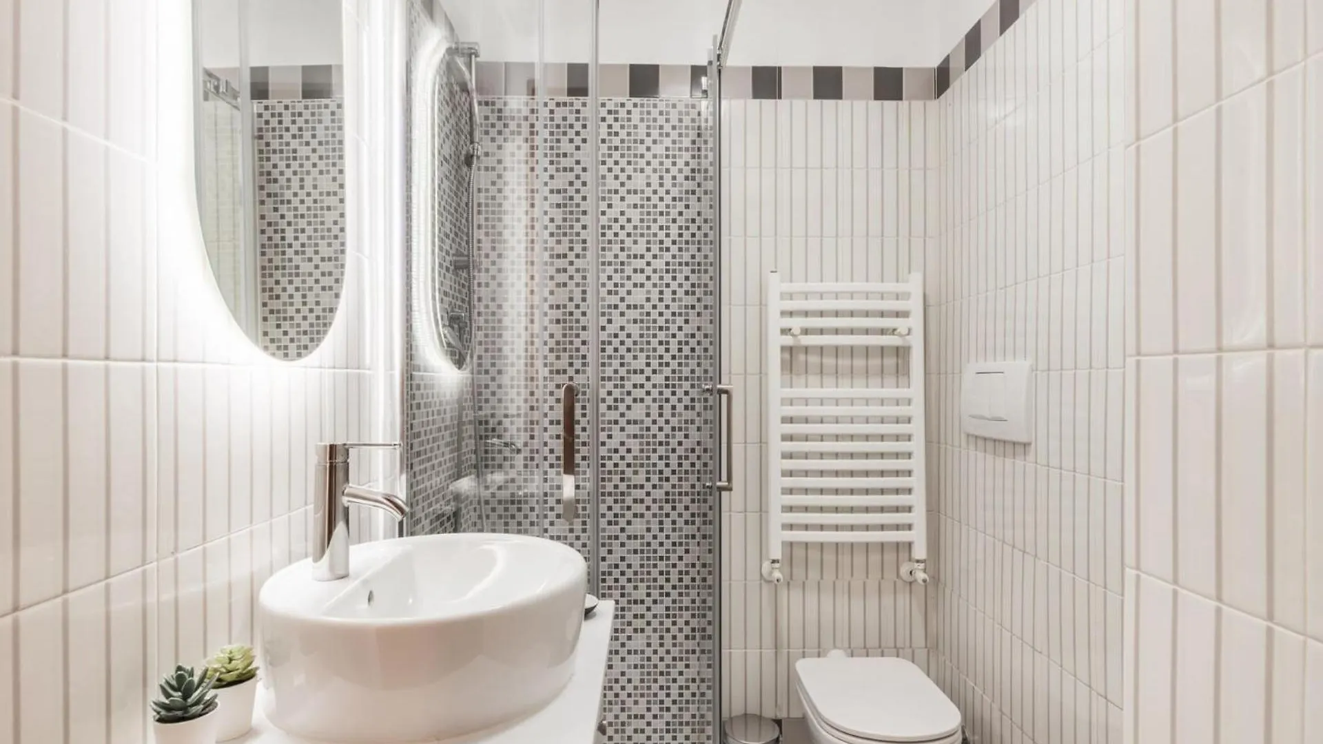 The Best Rent - Three-Bedroom Apartment In Manzoni District Rome 0*,  Italy